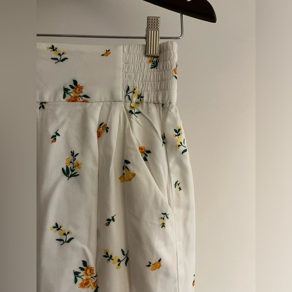 Aritzia Ditsy Floral Print Culottes - Picture 3 of 4